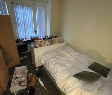 28 St Albans Gardens, Belfast, BT9 5DR - Photo 5