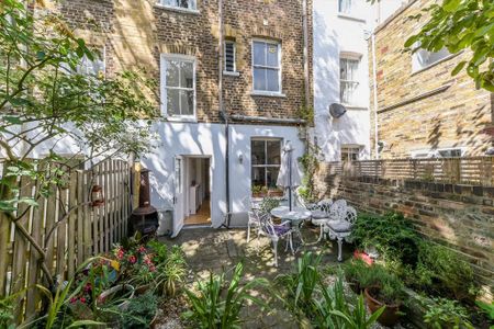 3 bedroom terraced house to rent - Photo 2