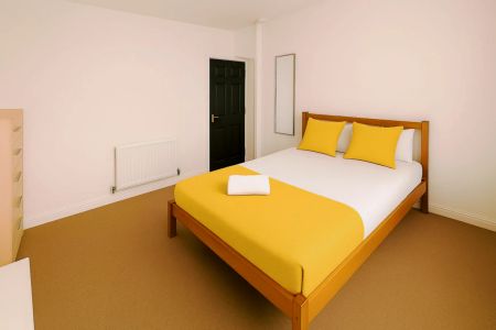 4 Bed 1 Bath - Photo 4