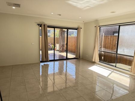 Spacious Family Living in a Convenient Cranbourne West Location - Photo 4