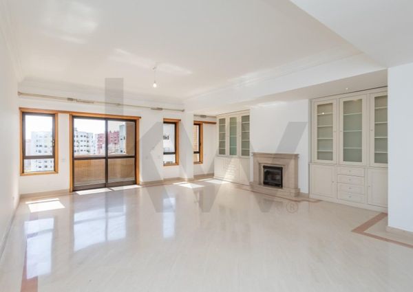 Apartamento T4 em Lisboa