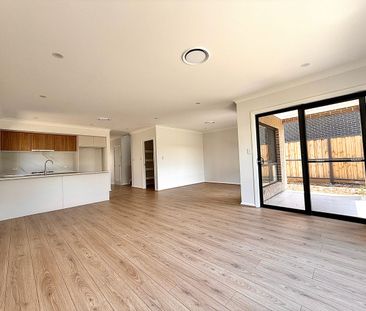 Brand New Double Storey 5-Bedroom Family Home with Double Garage - Photo 1