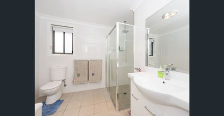 Stylish & Contemporary Home in South Mudgee - Photo 2