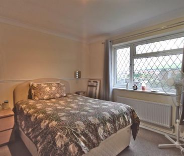 3 bedroom semi-detached house to rent - Photo 4