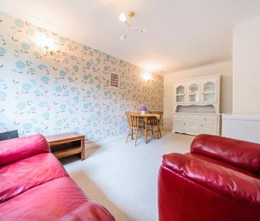 2 bedroom maisonette to rent - Photo 2