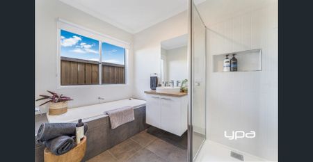 GREAT FAMILY HOME - Photo 5