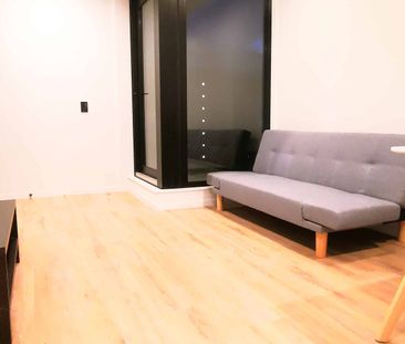 1 bedroom Apartment In City Centre - Photo 1