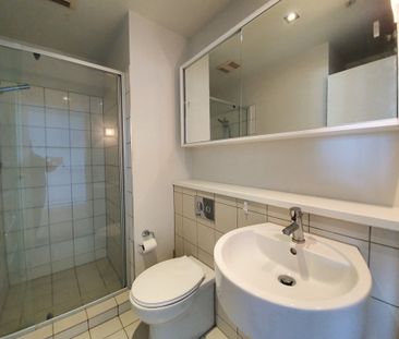 CITY CENTRE - 1 Bedroom Apartment with Amazing Views - Photo 6