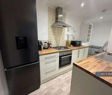 2 bedroom semi-detached house to rent - Photo 2