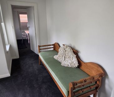 Family Home in Unley - Photo 4