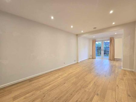 Bevan Close, Waterside, SO19 - Photo 2