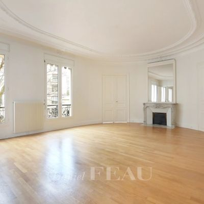 Appartement à louer à Paris 8Ème - Photo 1