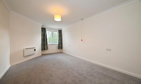 Stevens Court 405-411, Reading Road, RG41 - Photo 4