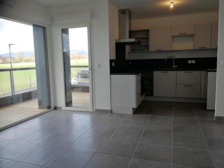 Location Appartement 2 pièces 43m² VALLEIRY 74520 - Photo 2