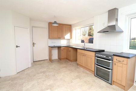 0 BED Semi-detached house To rent - Photo 5