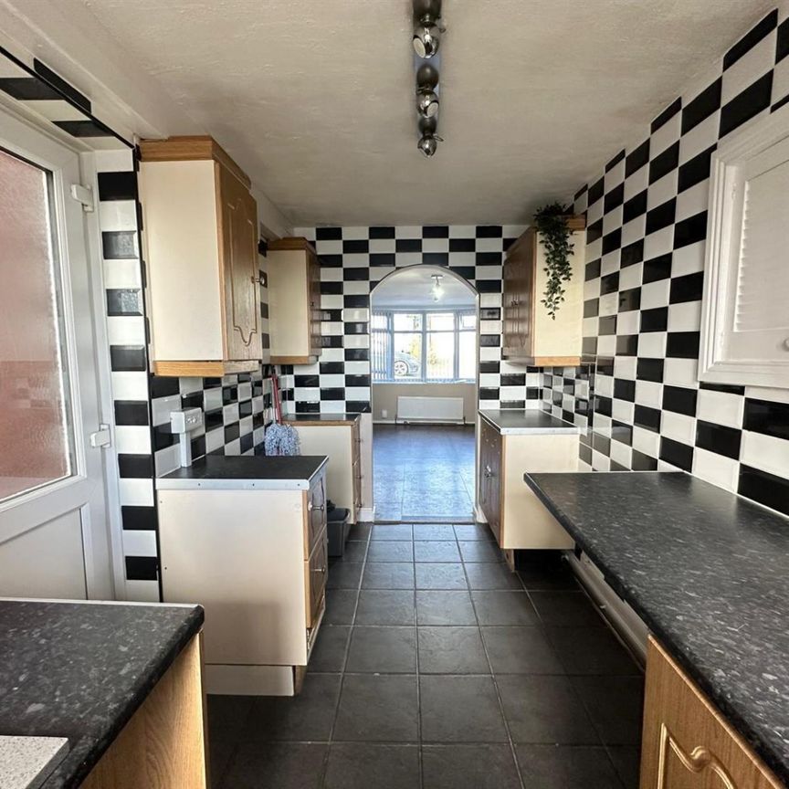 3 bedroom House To Let Total Size: 883 SQ FT - Photo 1
