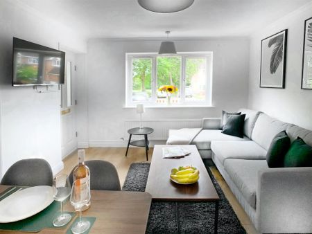 2 Bed, House - Photo 2