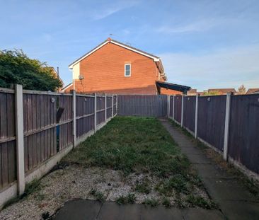 2 bedroom end of terrace house to rent - Photo 4