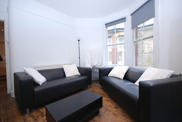 3 bedroom flat to rent - Photo 1