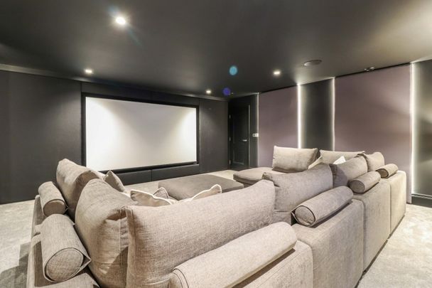 Knottocks Drive, Beaconsfield, Buckinghamshire,HP9 - Photo 1