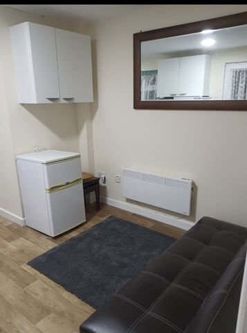 Room in a Shared Flat, Ashcroft Road, LU2 - Photo 2