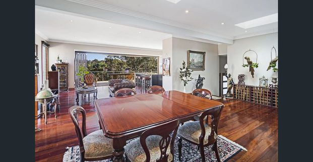 Luxury Family Home with Bushland Outlook in Prime Castle Cove - Photo 1