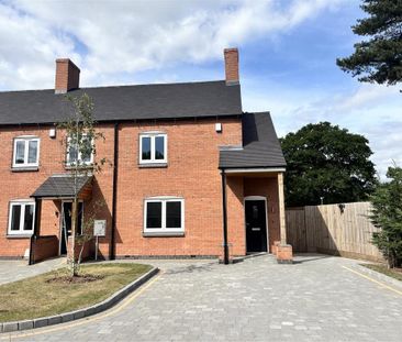 2 bedroom mews to rent - Photo 4