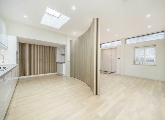 Gloucester Road - Photo 1