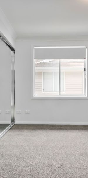 THREE BEDROOM TOWNHOUSE - Photo 1