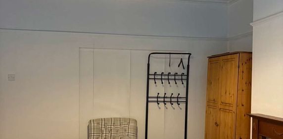 Ruabon Road Room 2 - Photo 2