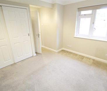 4 bedroom detached bungalow to rent - Photo 4