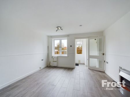 Shellfield Close, Staines-upon-Thames, Surrey,TW19 - Photo 2