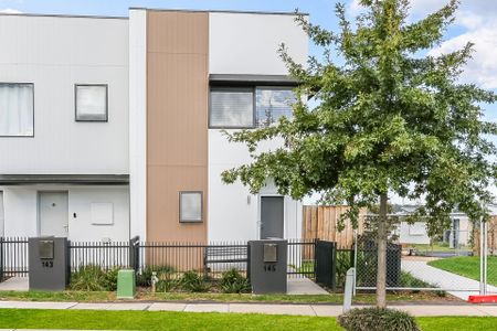 Two Bedroom Modern Townhouse in Oran Park - Photo 4