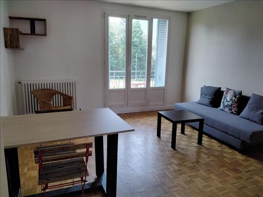 1 pièce - Meublé - 12,42 m² - 3ème étage - Colocation non autorisée - Photo 1