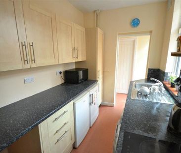 4 bedroom terraced house to rent - Photo 6