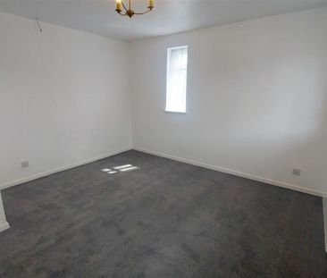 1 Bedroom Maisonette to Rent in Avondale Mews, Kettering, NN16 - Photo 2