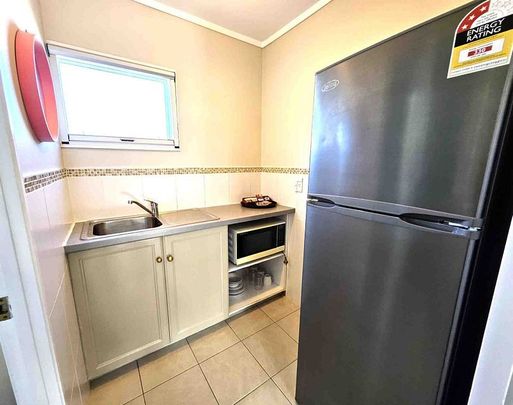 Studio Unit in Prime Papakura! - Photo 1