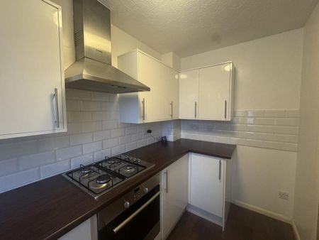 2 bedroom terraced house to rent - Photo 2