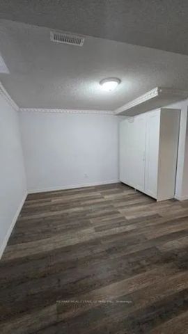 524 Hayward Crescent #Basement - Photo 2