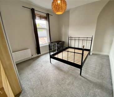 2 bedroom end of terrace house to rent - Photo 5