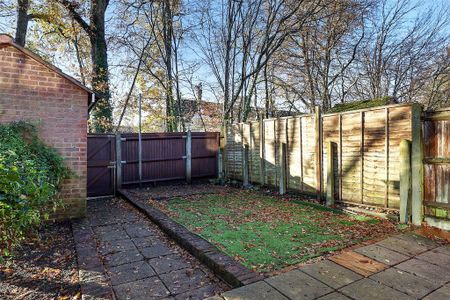 3 bedroom terraced house to rent - Photo 4