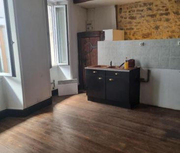 Location Appartement 5 pièces 70m² LES VANS 07140 - Photo 3