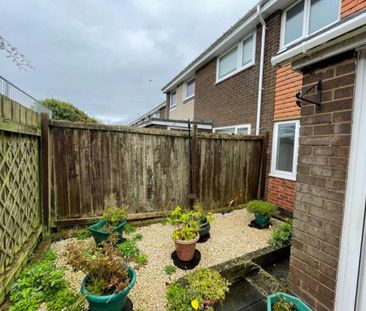 3 bedroom terraced house to rent - Photo 3