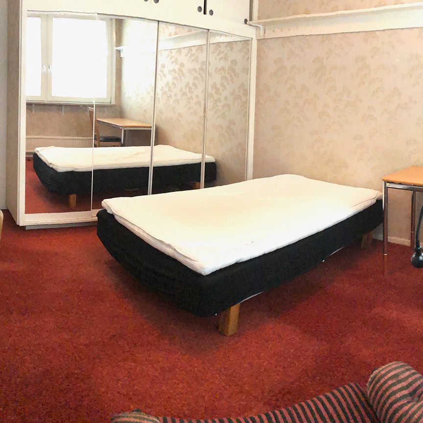 Kungsportsavenyen, Göteborg - Photo 2