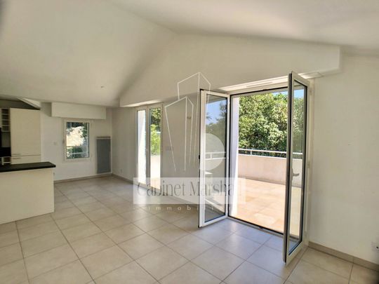 Location Appartement 3 pièces 64m² NICE 06100 - Photo 1