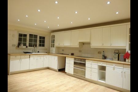 Launceston Close - Photo 4