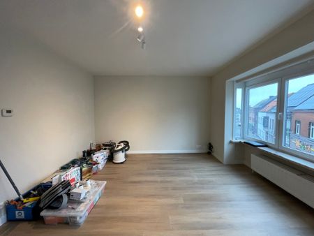 ZOTTEGEM - Gerenoveerd appartement vlakbij het station. - Foto 2