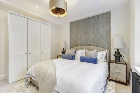 3 bedroom flat in Mayfair - Photo 4