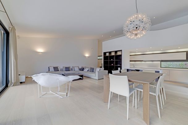 ELEGANTE APPARTAMENTO DI 4.5 LOCALI CON GIARDINO E VISTA LAGO - Photo 1