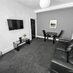 4 bedroom property to rent in Salford - Photo 2